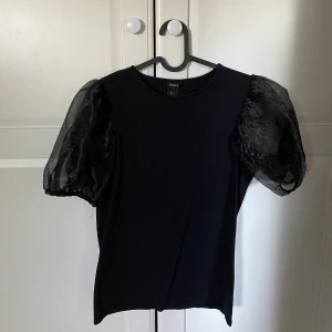 t-shirt - t-shirt med puffärmar 🩵🩵🩵