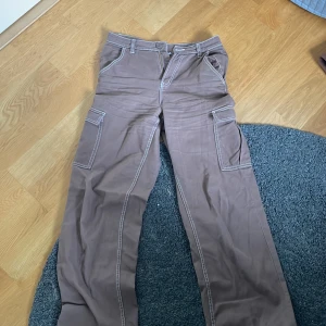  Häftiga jeans -  Häftiga och uthålliga jeans. Med Vit tråd.✨