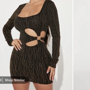 Klänning - Klänning från fashioNova, prislapp kvar. Helt ny 