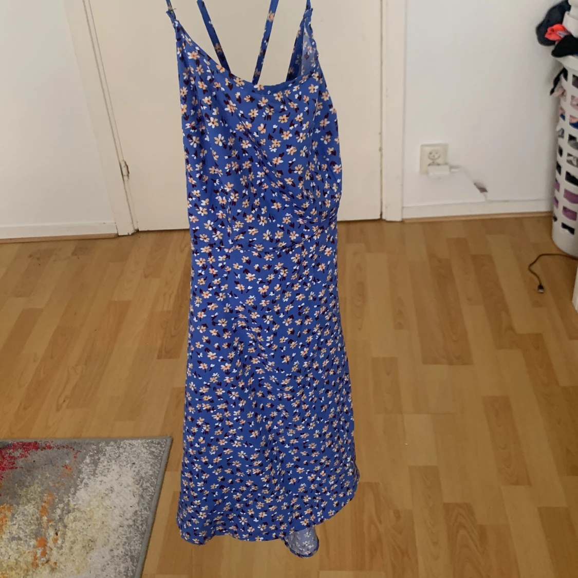 Blå/blommig  klänning  - 90