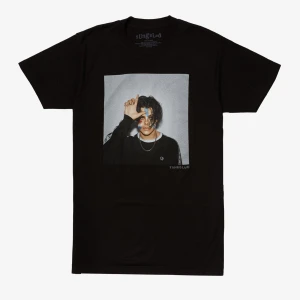 YUNGBLUD TOUR SHIRT 2019 - LONER - Size M Used only a couple times No flaws, fresh print Offical merchandise 
