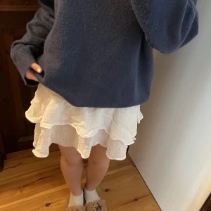 Volangkjol - Säljer den eftersom den aldrig kommer till använding😊