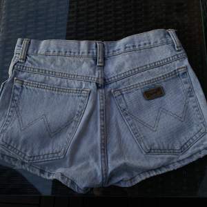 Vintage wrangler denim good condition shorts 