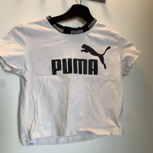 Pumpa cropped t-shirt - En vit puma t-shirt