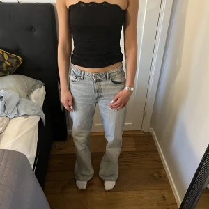 Jeans - Super fina bagy jeans från zara. Har aldrig använt dem men prislappen är borttagen.