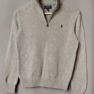 Polo Ralph lauren zip - Riktigt snygg polo Ralph lauren half zip. Super bra skick🔥🔥 Storlek XS/14-16. Hör av er vid frågor