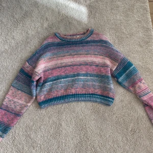 Stickad tröja  - Jättefin stickad tröja, helt oanvänd☺️