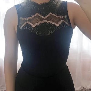 Spetsbody - Snygg spetsbody, perfekt till fest!🖤