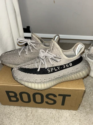 Yeezy boost 350 - Äkta yeezys köpta för 2500kr 