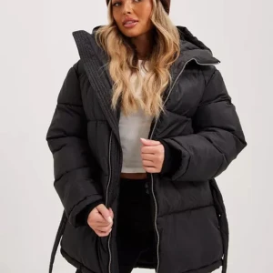 Jacka  - Storlek 32 men ganska stor passar 34 med 