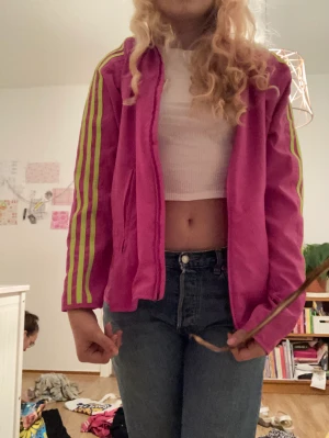 Adidas jacka - Rosa Adidas jacka i fint skick💖