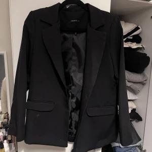 Kavaj - Oversized kavaj från trenydol. Endast använd 2 gånger 