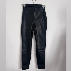 Byxor/ leggings  - läderimitation nya