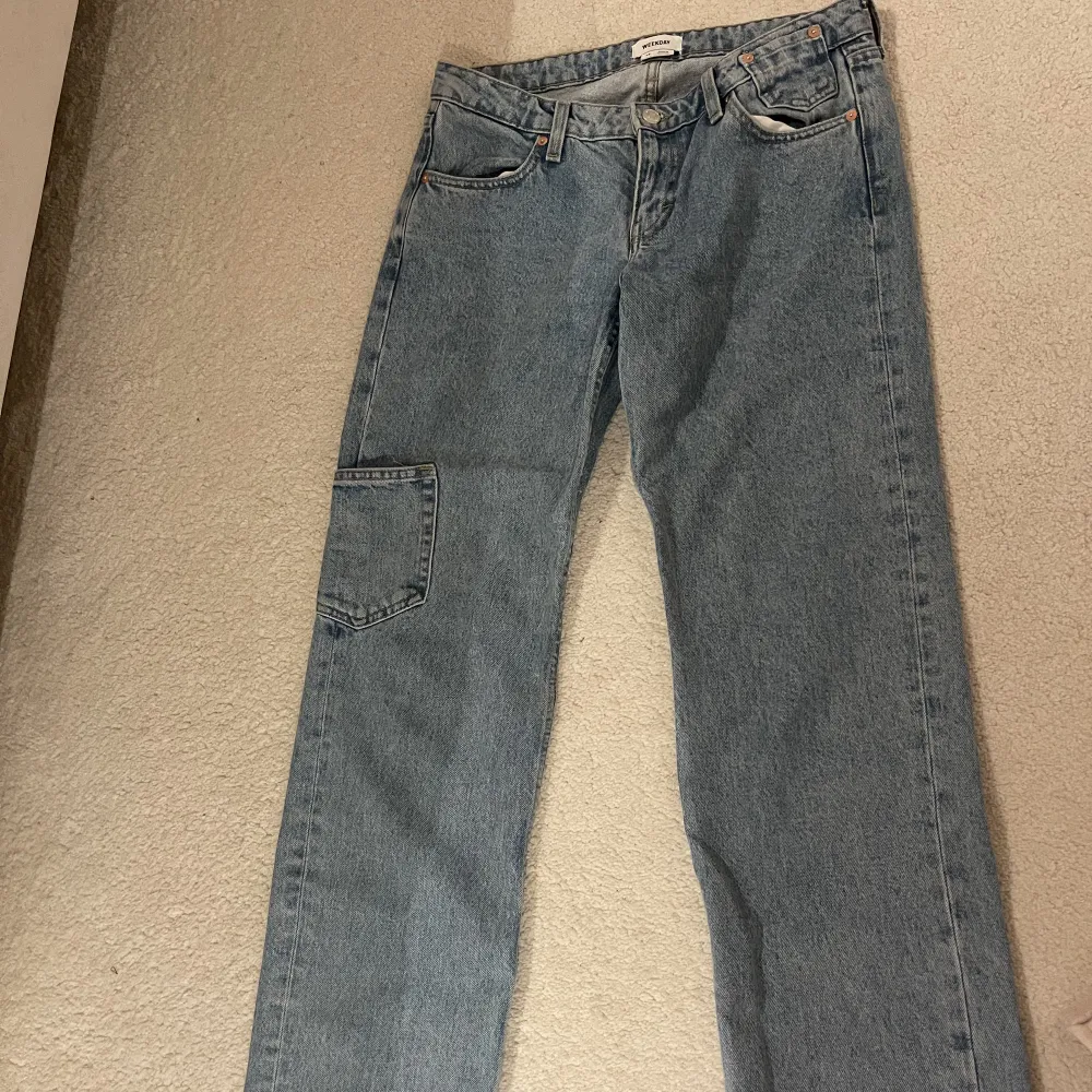 Weekday jeans i nyskick. Low waist Storlek W29. Jeans & Byxor.