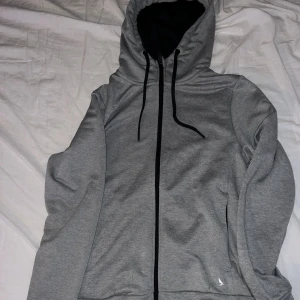 Soc zip up - Bra skick använd fåtal gånger 