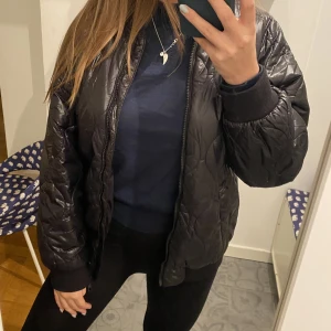 Bomberjacka  - Super snygg jacka! Pris kan diskuteras❤️