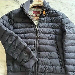 Parajumper jacka - Parajumper jacka storlek y-m.