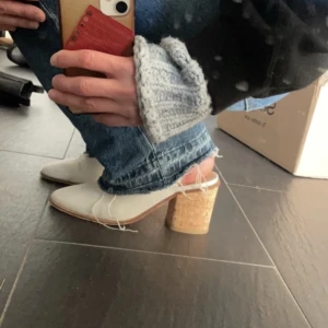 Klackskor Cos  - Säljer dessa super snygga skor från Cos  Nypris 1250kr  Pris kan diskuteras 