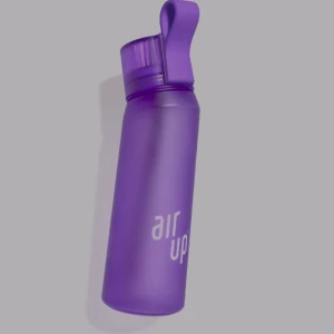 Air up flaska - Hej, jag säljer min airup flaska som inte används. Den funkar helt felfritt bara att jag inte orkar köpa fler poddar. Den är testad men inte använd under längre period än att testa. Diskad innan postning och 1-2poddar medföljer! Orginal pris 400kr 