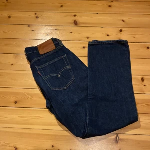 Levis 501 - Ett par knappt använda Levis 501. Skick som nytt. W 29 L 30. Dm för fler frågor 