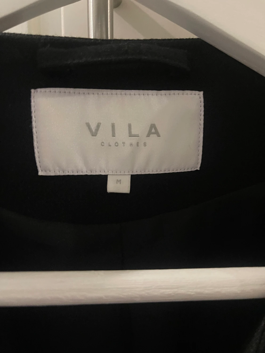 svart jacak från vila - 90