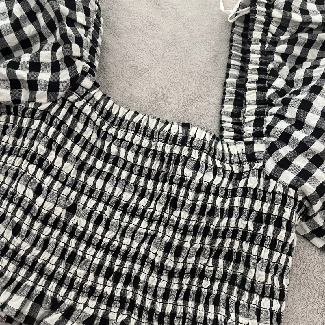 Crop top med ballongärmar  - 90