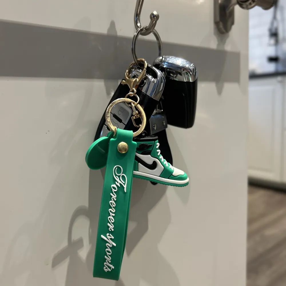 Väldesignad nyckelring Jordan 1 i färg Grön (helt ny). Accessoarer.