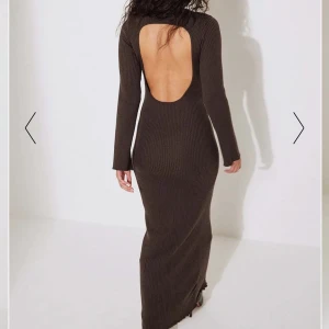 Brun långklänning  - Brun långklänning från NA-KD. Använd enstaka gång.  