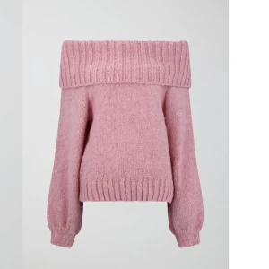 Rosa stickad tröja - Jätte fin rosa stickad tröja från Gina Tricot ( lånade bilder ). Nypris 399, andvänd två gånger, säljer då de inte va min typ av tröja. Pris kan diskuteras så kom gärna med prisförslag💕