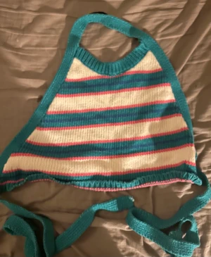 Zara top - Super fin, tjock och bra material. Bra skick. Köparen betalar för frakt!