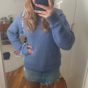 Blå stickad tröja! - Blå stickad tröja från h&m! Superfin och skön!