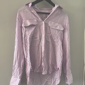 Lila skjorta - Oanvänt