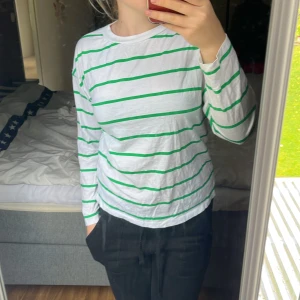 Lager157 - Säljer för den tar plats i garderoben  St: XS