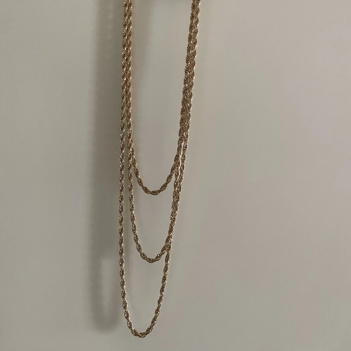 Oanvänd halsband 
