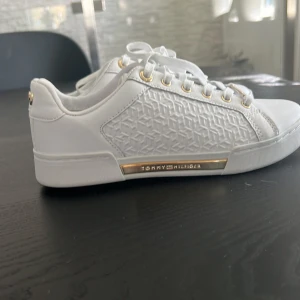 Tommy hilfiger skor - Avända en gång
