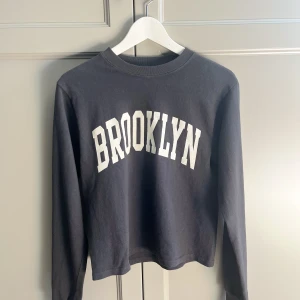 brandy tröja - aldrig använd 🩷🩷 säljer pga av den inte kommer till användning 💕 inga defekter eftersom den inte har varit använd 🤍