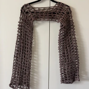 Virkad topp - Virkad topp. Passar en storlek small. 