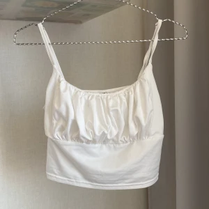 Linne  - Linne från SHEIN i storlek Tall M. Aldrig använd, endast tvättad och testad! Nypris 69kr.