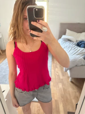 Topp❤️ - Neon topp! Fin att ha till sommaren och perfekt till neon fest❤️‍🔥