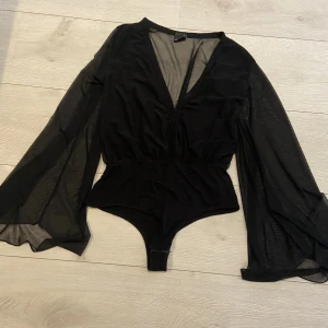 Bodysuit - Så snygg! Från djur- och rökfritt hem. Se gärna mina andra annonser. 