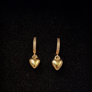 Örhängen  - Örhängen ”Astrid”🌸 Pris: 79 + 15kr (frakt