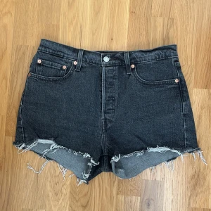 Levis shorts  - Snygga korta Levis shorts 