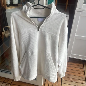 Zip hoodie - Zip hoodie från topman, nästan aldrig använd mycket bra skick den topman. Storlek xs men passar s 