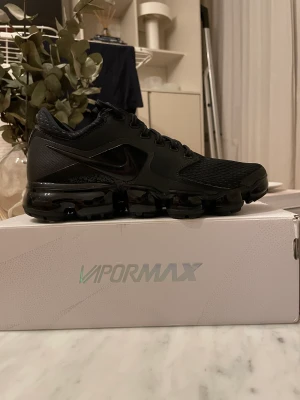 Nike vapor Max  - Endast använda 1 gång, säljer då dom är för små 