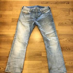 Ljusblå diesel jeans W32 L32