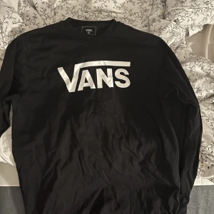 Vanlig vans tröja - Säljer denna tröja för den kommer ej till användning 