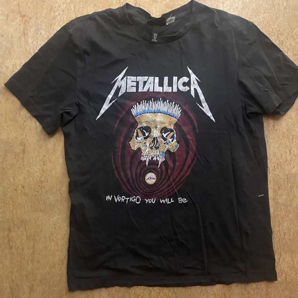 Metallica tröja från H&M, strl M. Bra skick . T-shirts.