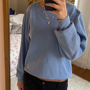 Carin Wester ljus blå tröja  - Ljus blå tröja från Carin Wester i nyskick 🩷🩷💗💗