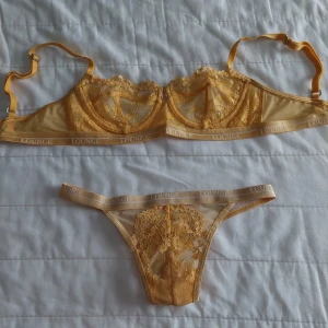 Lounge set - Säljer nu av mitt set från Lounge då bh:n tyvärr är för liten för mig i omkrets! Storlek 65C på bh:n och xs på trosorna ✨️