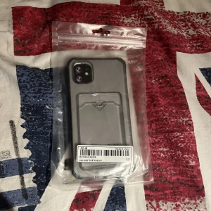 Mobilskal iPhone 11 - En mobilskal iPhone 11. Aldrig använt.  Från shein 